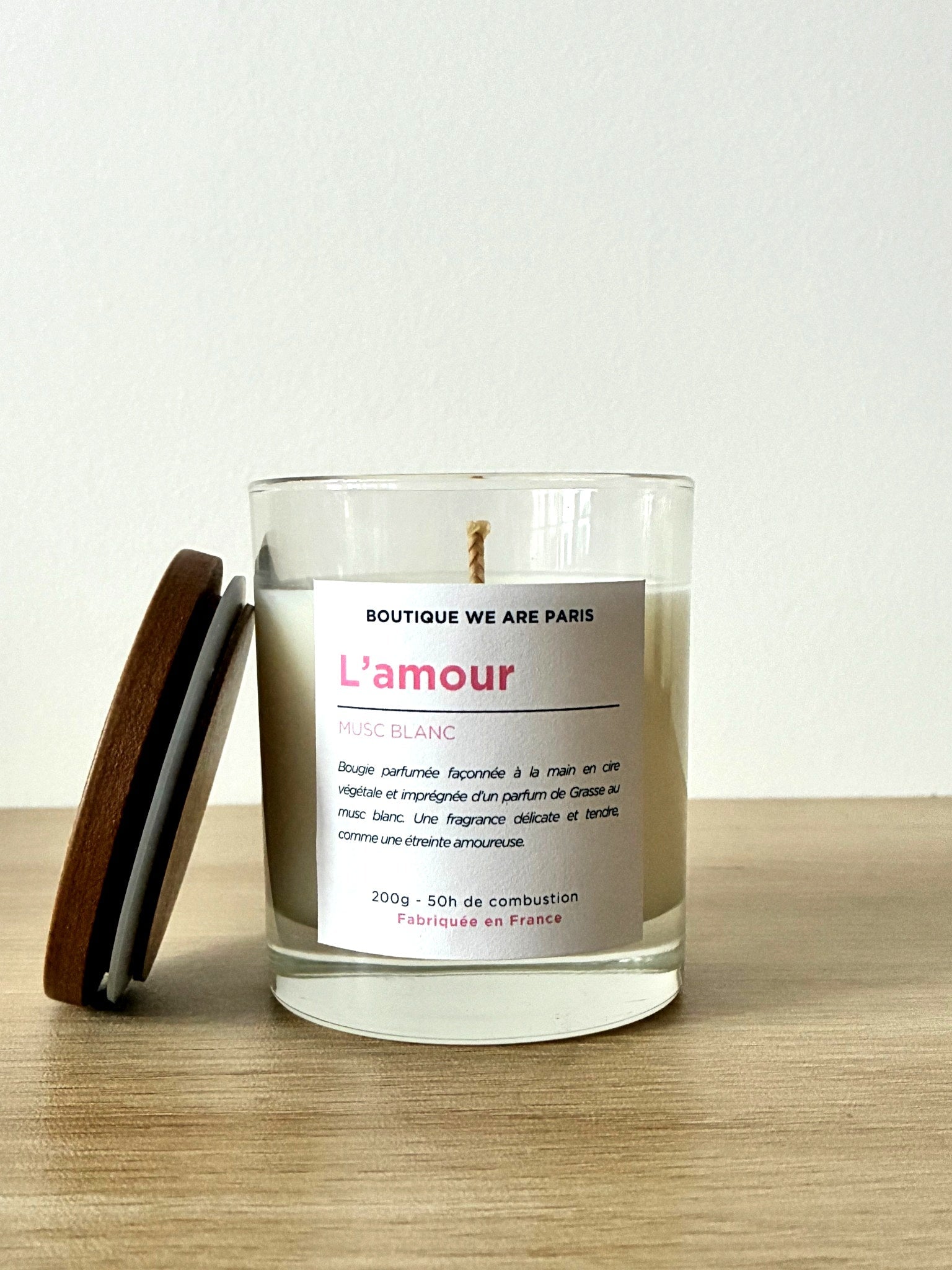 L'amour, bougie végétale parfumée au musc blanc - Boutique We Are ParisCollection We Are Paris