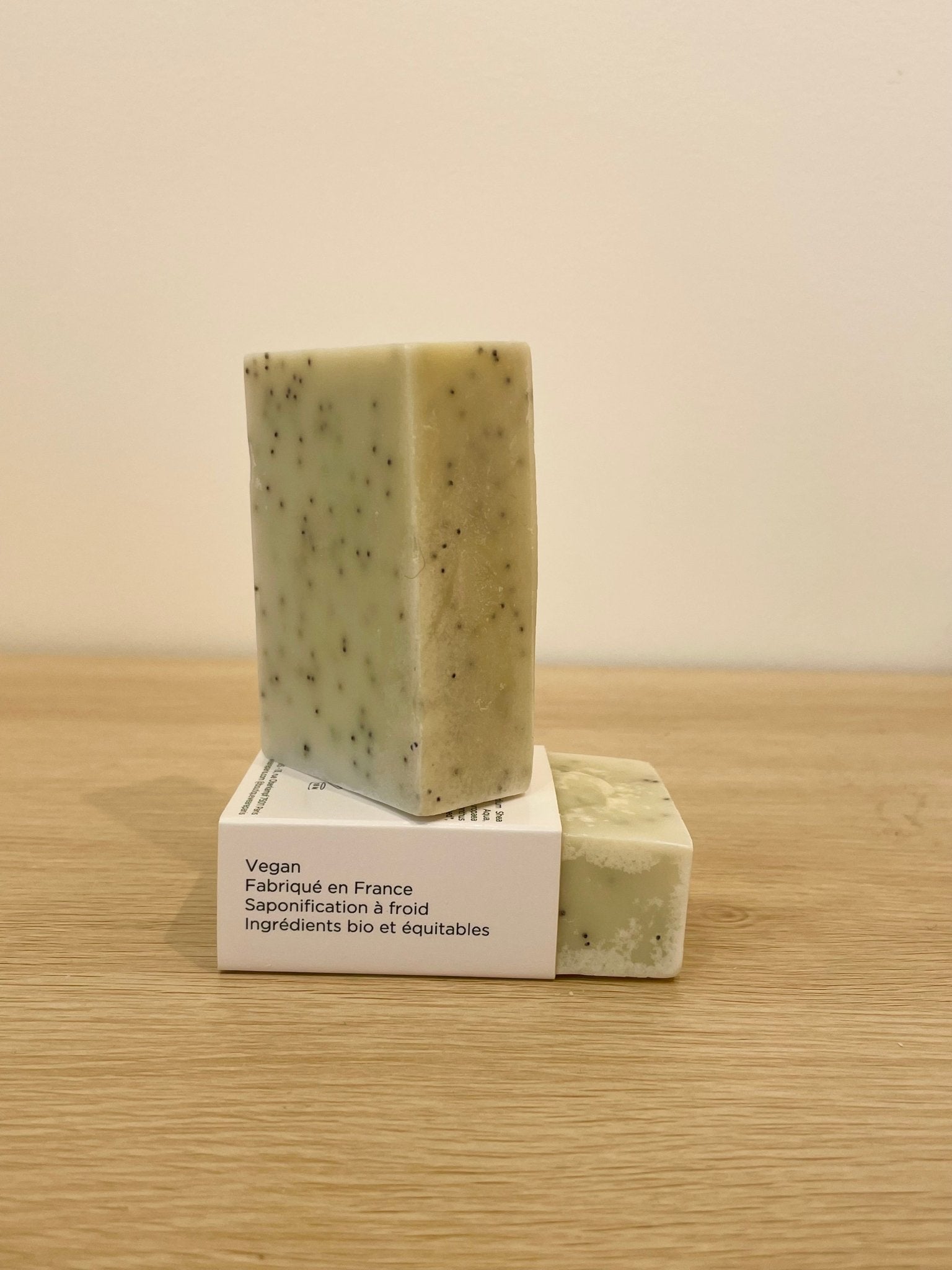 L'aromatique, savon surgras exfoliant au pin - Boutique We Are ParisBoutique We Are Paris