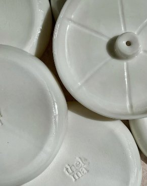 Porte - encens en céramique fait - main - Boutique We Are ParisThelma Paris