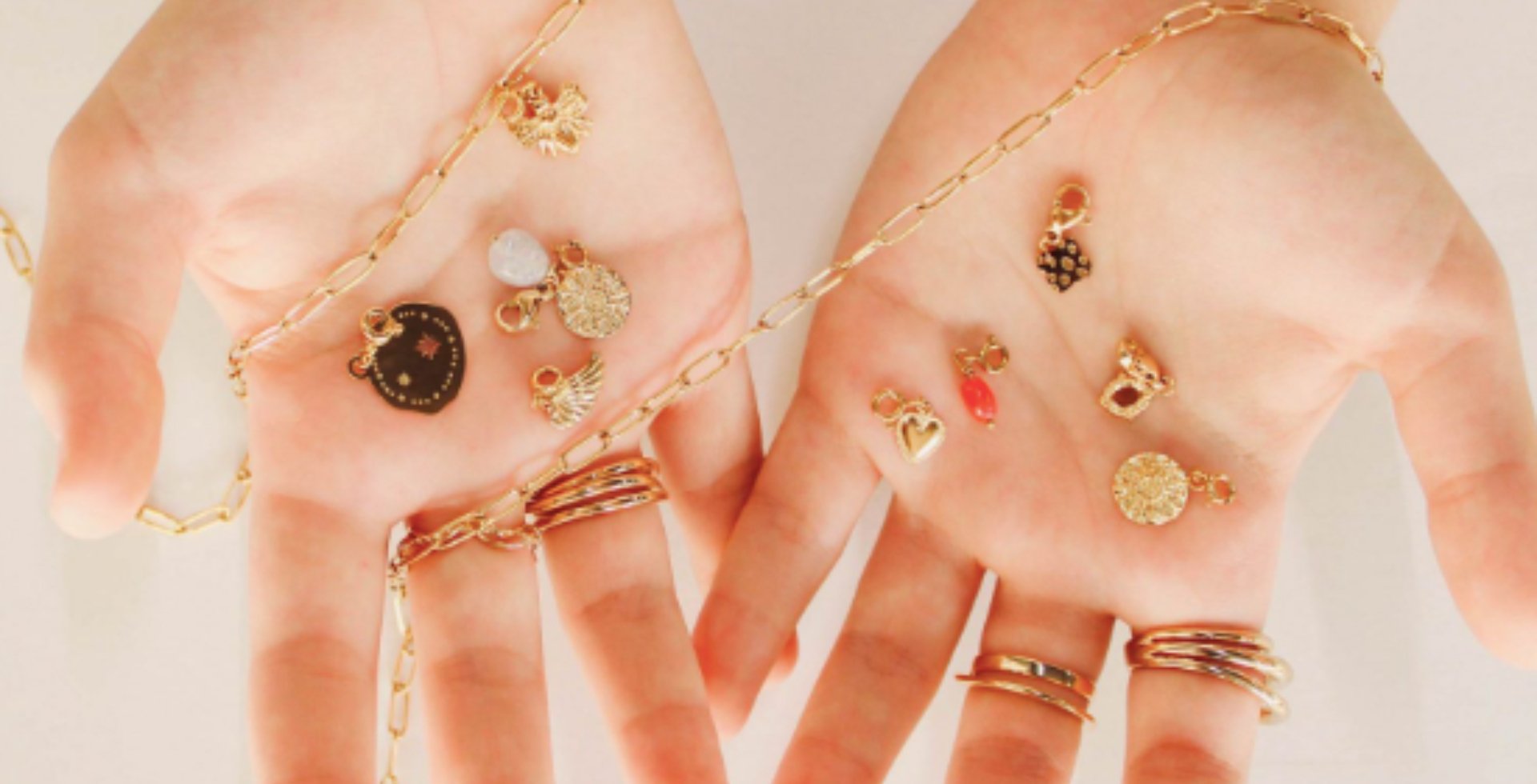 Les Cleias, créatrices de bijoux en acier inoxydable et en plaqué or - Boutique We Are Paris