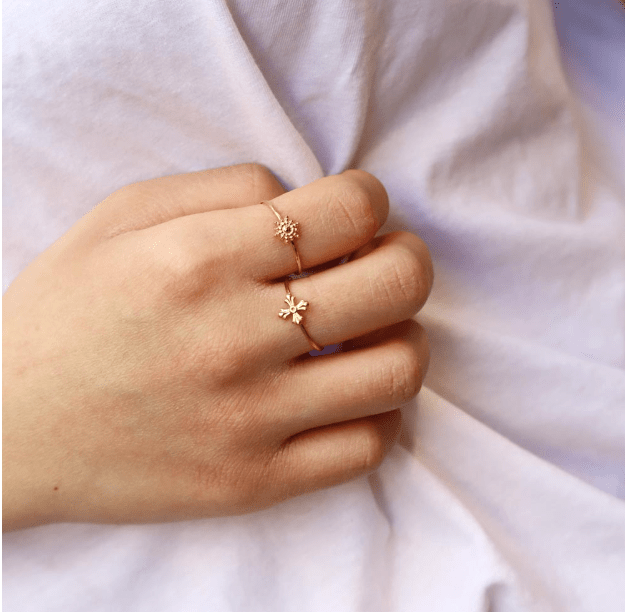 Bague croix en acier inoxydable doré - Boutique We Are ParisLes Cléias Acier Inoxydable