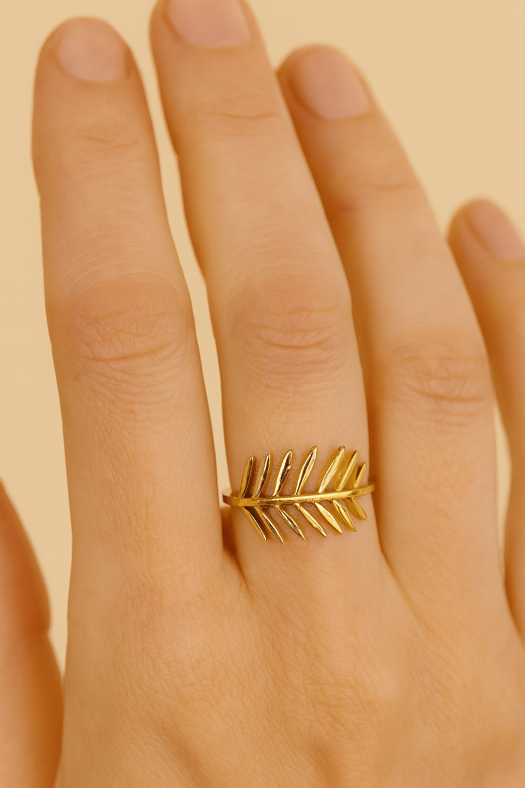 Bague feuille en acier inoxydable doré Dalila - Boutique We Are ParisLes Cléias Acier Inoxydable