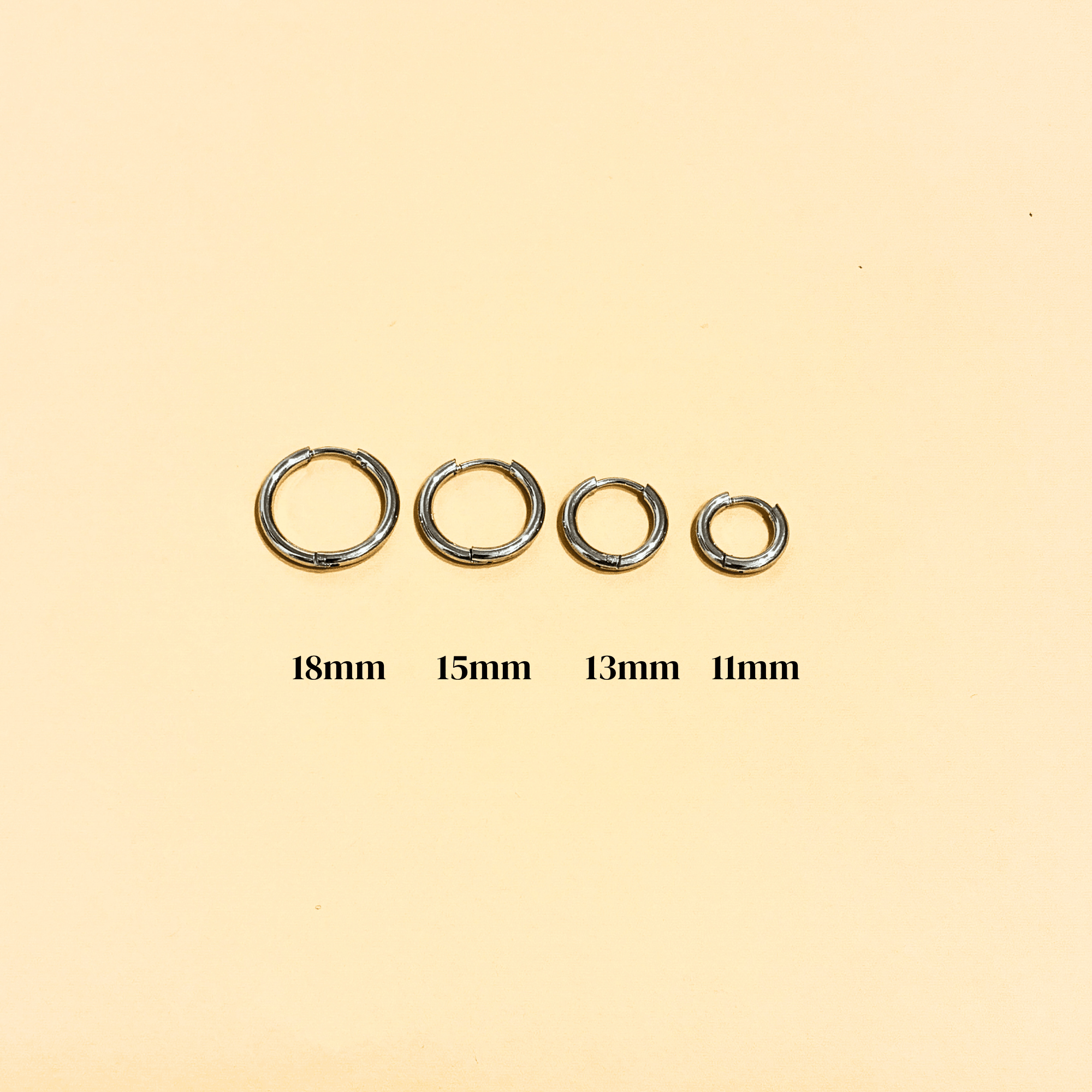 Boucles d’oreilles Cercle Argenté - 4 tailles disponibles - Boutique We Are ParisLes Cléias Acier Inoxydable
