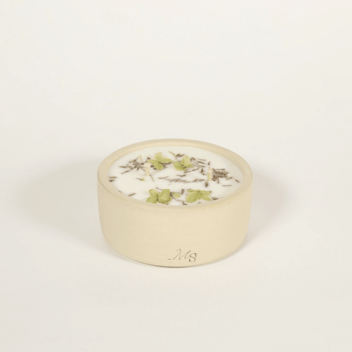 Bougie fleurie et pot en grès, parfum Fleur de Coton - Boutique We Are ParisMaison Séjour