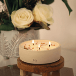 Bougie fleurie et pot en grès, parfum Frangipanier & Jasmin - Boutique We Are ParisMaison Séjour