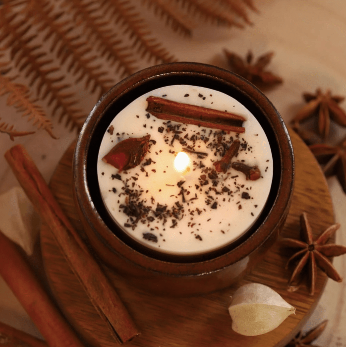 Bougie fleurie, parfum Thé & Pain d'Épices - Boutique We Are ParisMaison Séjour