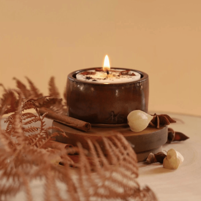 Bougie fleurie, parfum Thé & Pain d'Épices - Boutique We Are ParisMaison Séjour