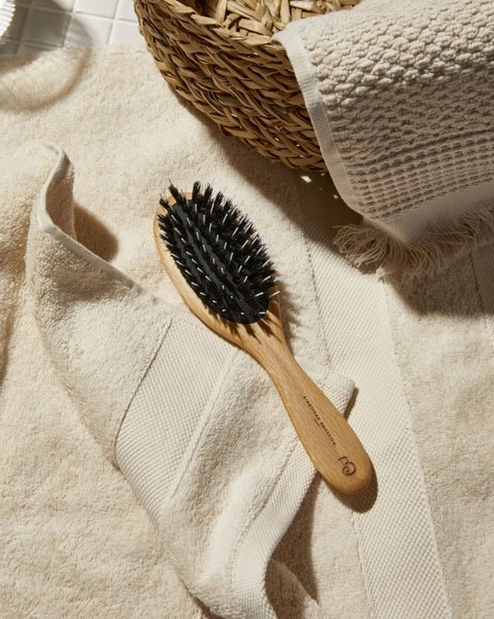 Brosse pneumatique en bois & poils de sanglier - bois clair - Boutique We Are ParisL'Artisan Brossier