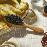 Brosse pneumatique en bois & poils de sanglier - bois clair - Boutique We Are ParisL'Artisan Brossier