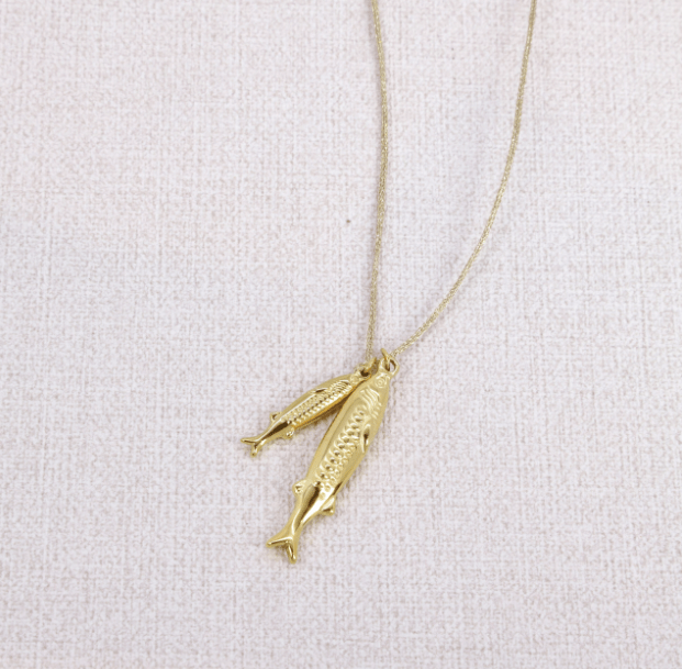 Chaîne en lurex gri - gri pendentif poissons en acier inoxydable doré - Boutique We Are ParisLes Cléias Acier Inoxydable