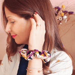 Chouchou Asma - tissu jaune, ocre, violet, noir - Boutique We Are ParisLaure Derrey