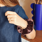 Chouchou Enstatite - tissu velours marron chocolat - Boutique We Are ParisLaure Derrey