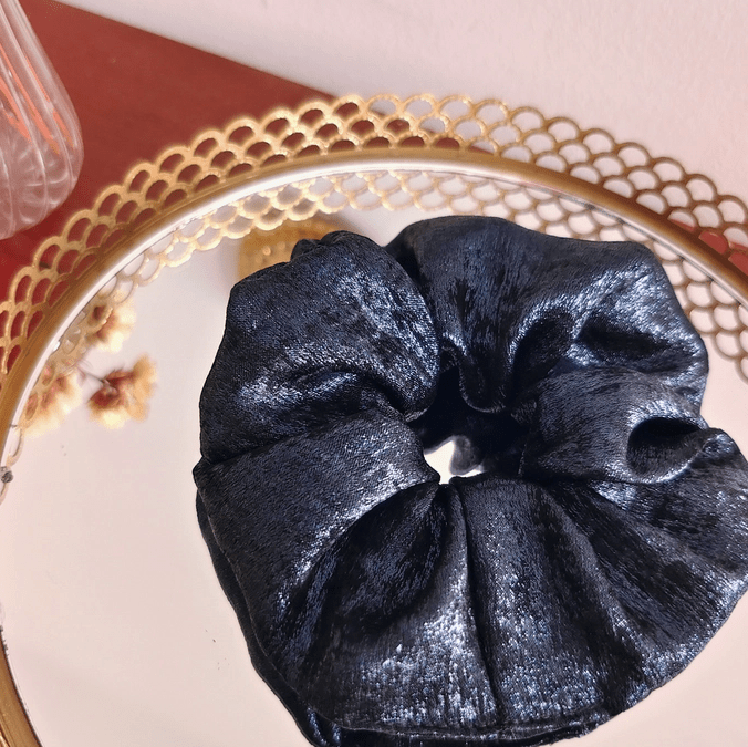 Chouchou Irisé Marine - tissu bleu brillant - Boutique We Are ParisLaure Derrey