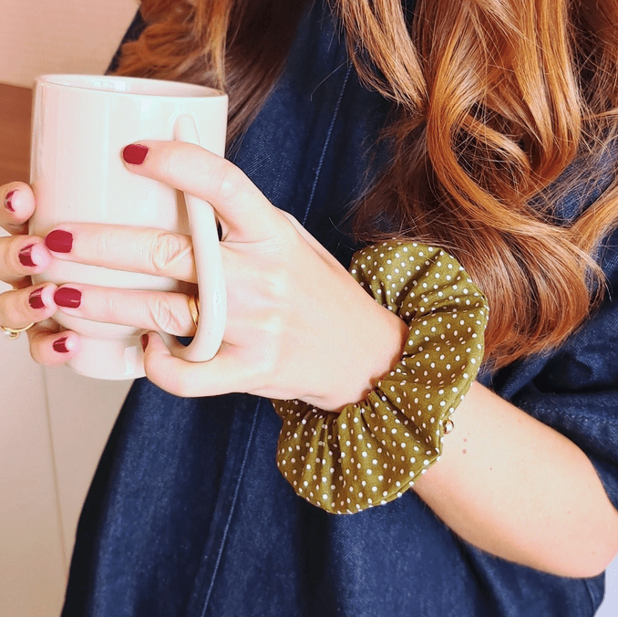 Chouchou Simone - coton vert olive à pois blancs - Boutique We Are ParisLaure Derrey