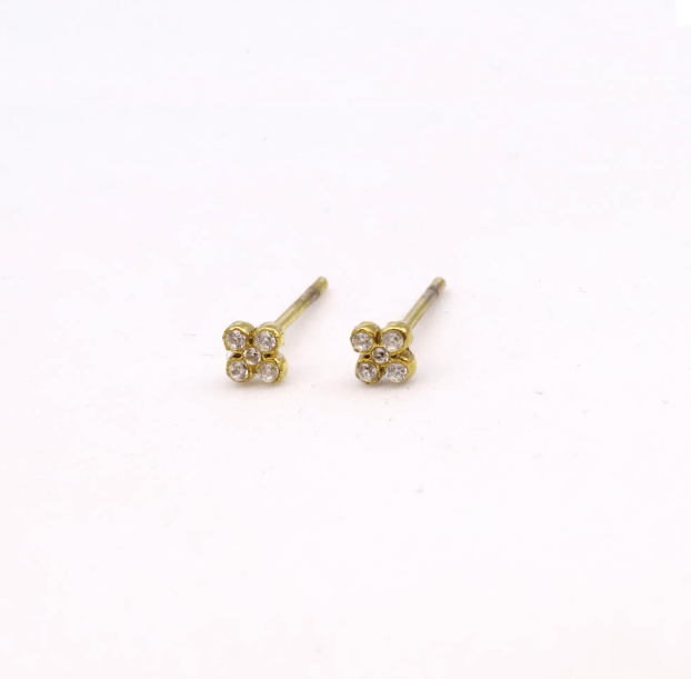 Clous d'oreilles Trèfle en acier inoxydable doré - Boutique We Are ParisLes Cléias Acier Inoxydable