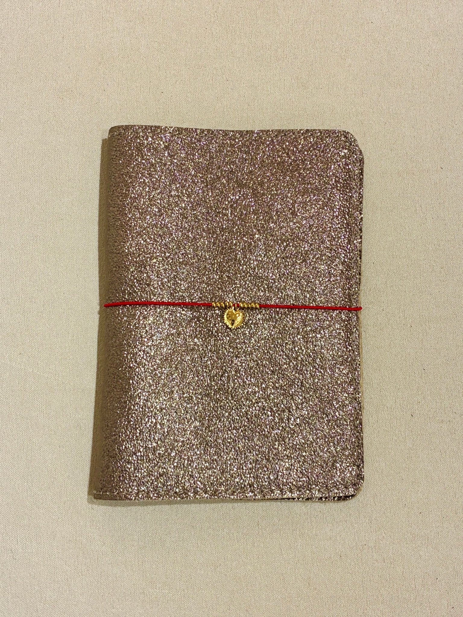 Coffret Cœur Cuivré – Protège - passeport, carnet & bracelet - Boutique We Are ParisCoffrets We Are Paris