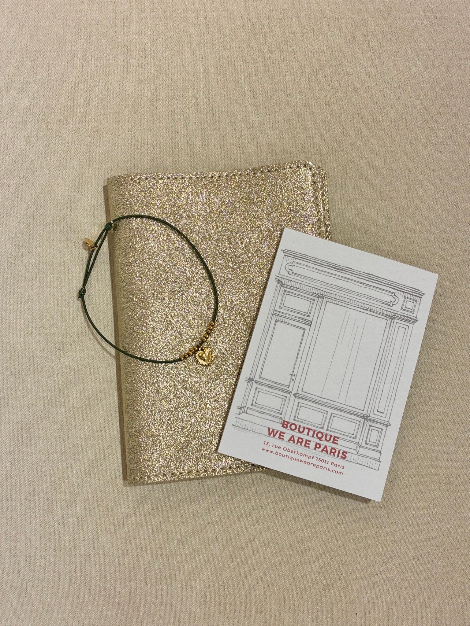 Coffret Cœur Doré – Protège - passeport, carnet & bracelet - Boutique We Are ParisCoffrets We Are Paris