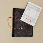 Coffret Cœur Noir – Protège - passeport, carnet & bracelet - Boutique We Are ParisCoffrets We Are Paris