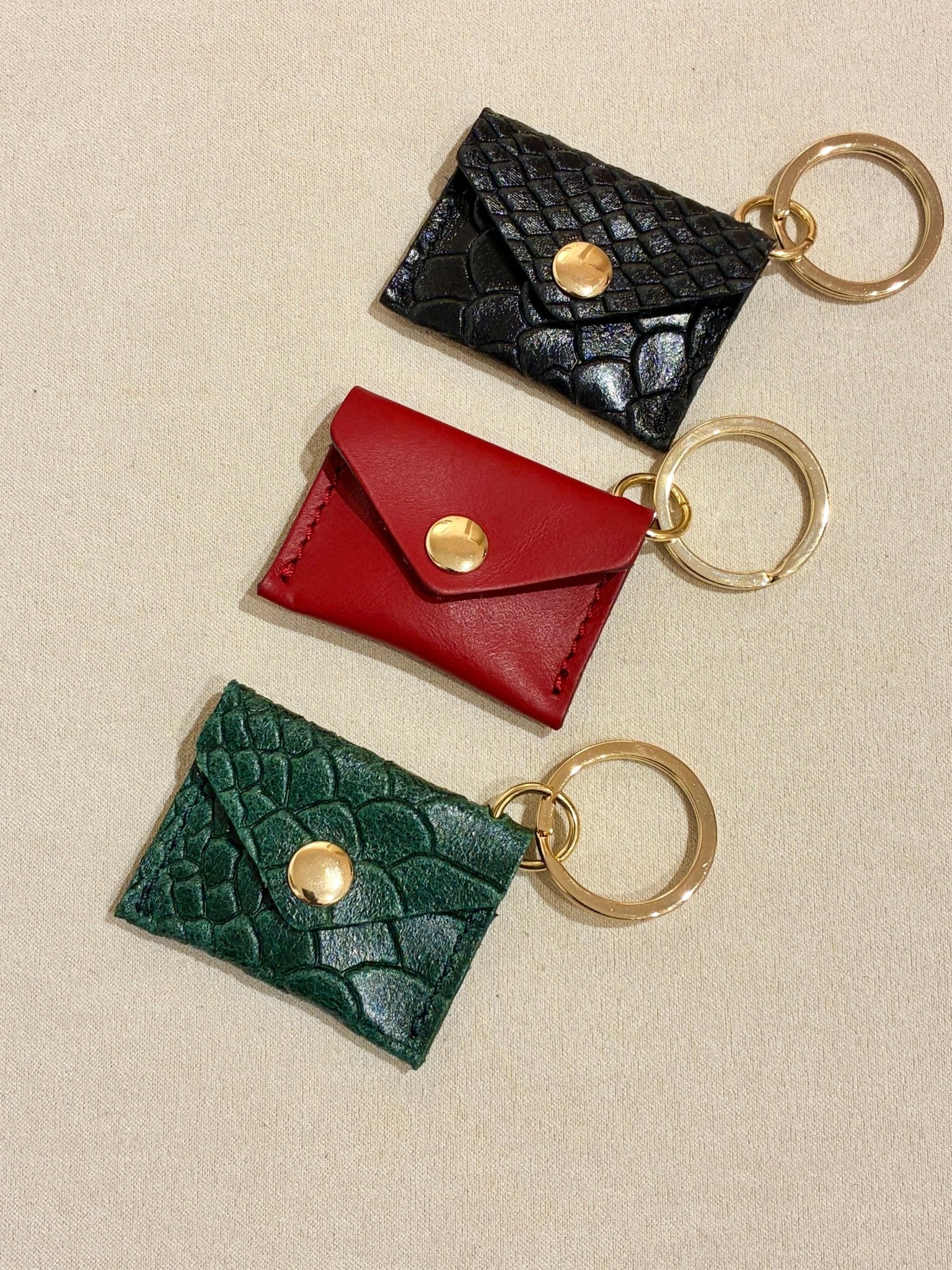 Coffret Rouge Passion – L’Enveloppe Secrète & son Bracelet - Boutique We Are ParisCoffrets We Are Paris