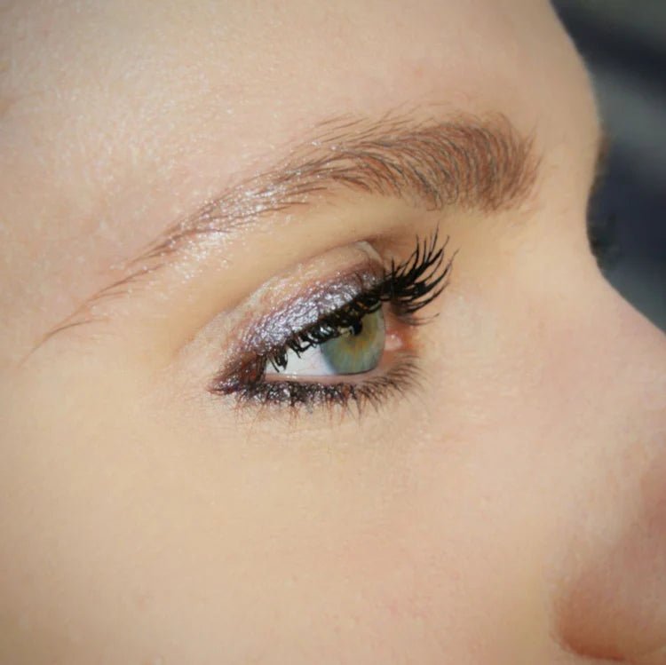 CRAYON YEUX GRIS LUMIÈRE - Boutique We Are ParisClever Beauty