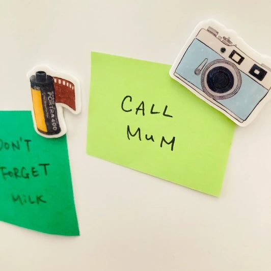 Deux mini magnets faits main – Souvenirs Photo - Boutique We Are ParisRio Soley