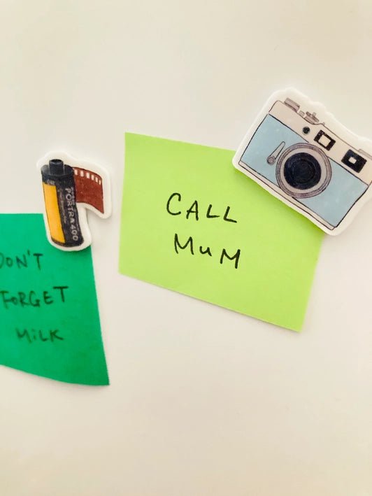 Deux mini magnets faits main – Souvenirs Photo - Boutique We Are ParisRio Soley