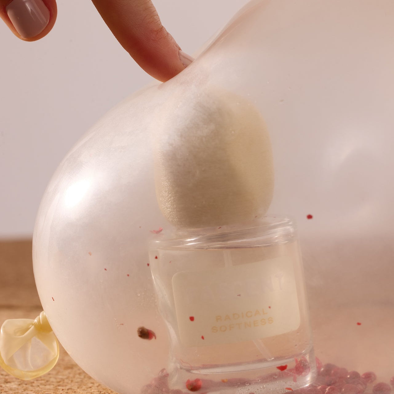 (eau de parfum rechargeable) Radical Softness - Boutique We Are ParisFascent