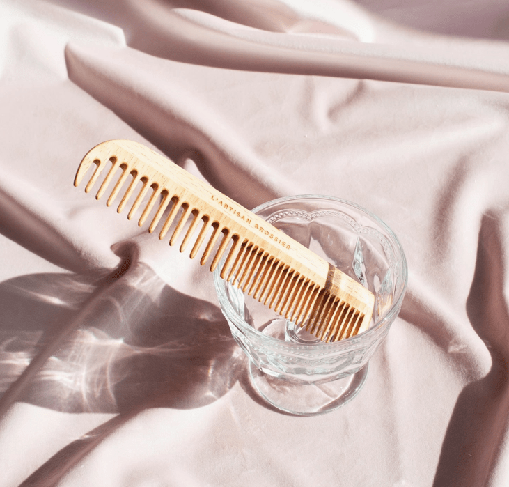 Grand peigne en bois de hêtre à dents larges - Boutique We Are ParisL'Artisan Brossier