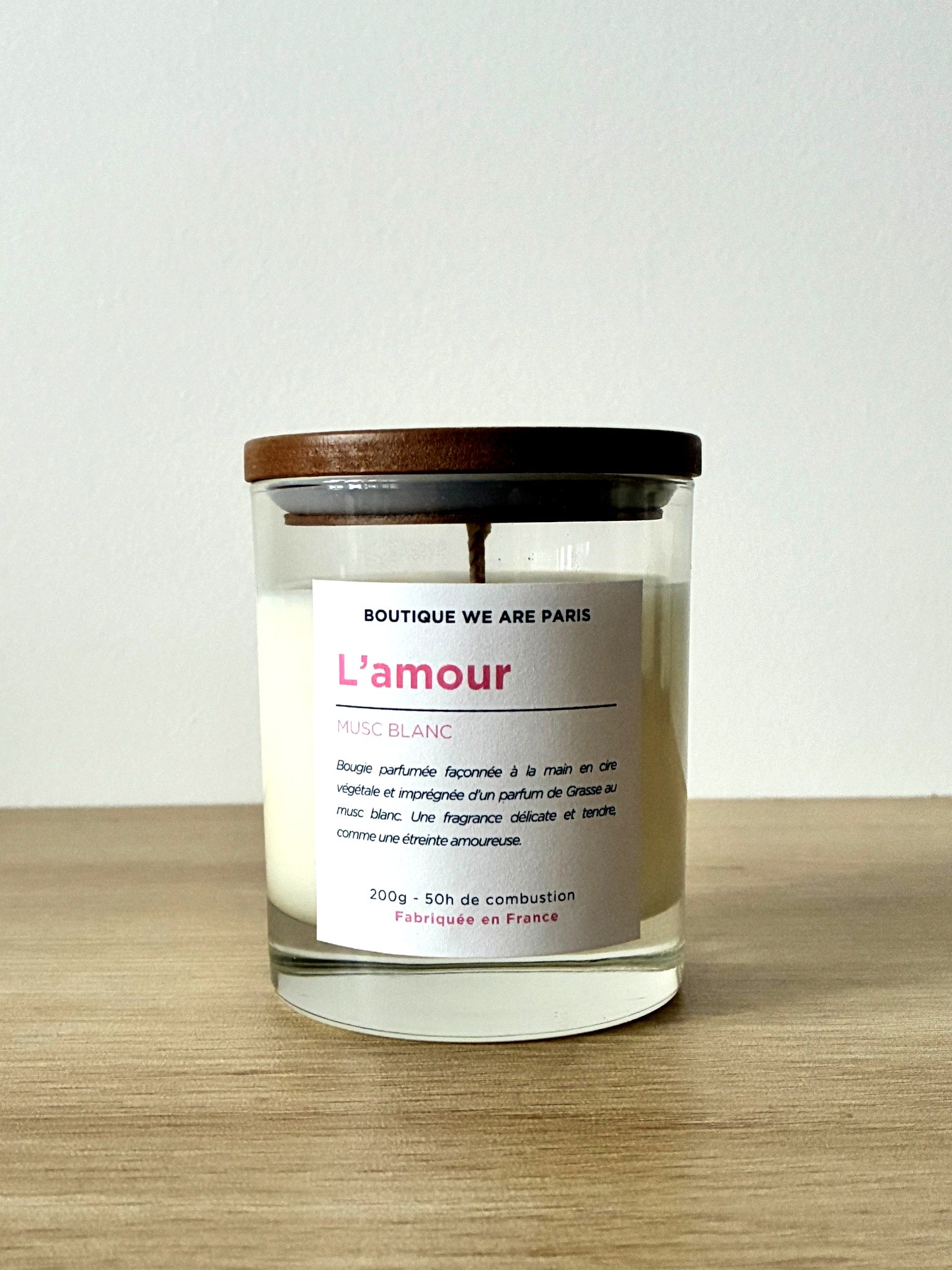 L'amour, bougie végétale parfumée au musc blanc - Boutique We Are ParisCollection We Are Paris