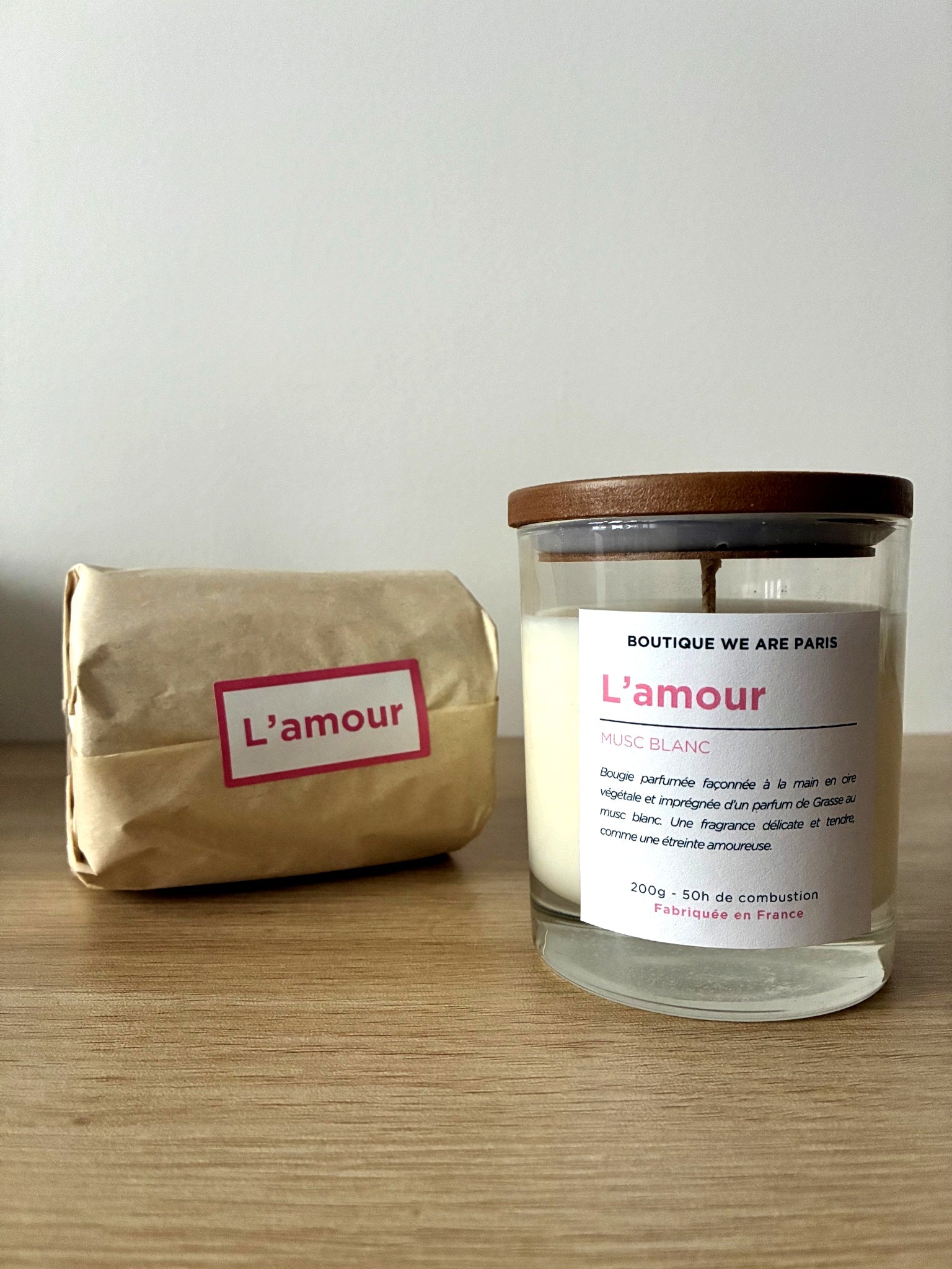 L'amour, bougie végétale parfumée au musc blanc - Boutique We Are ParisCollection We Are Paris
