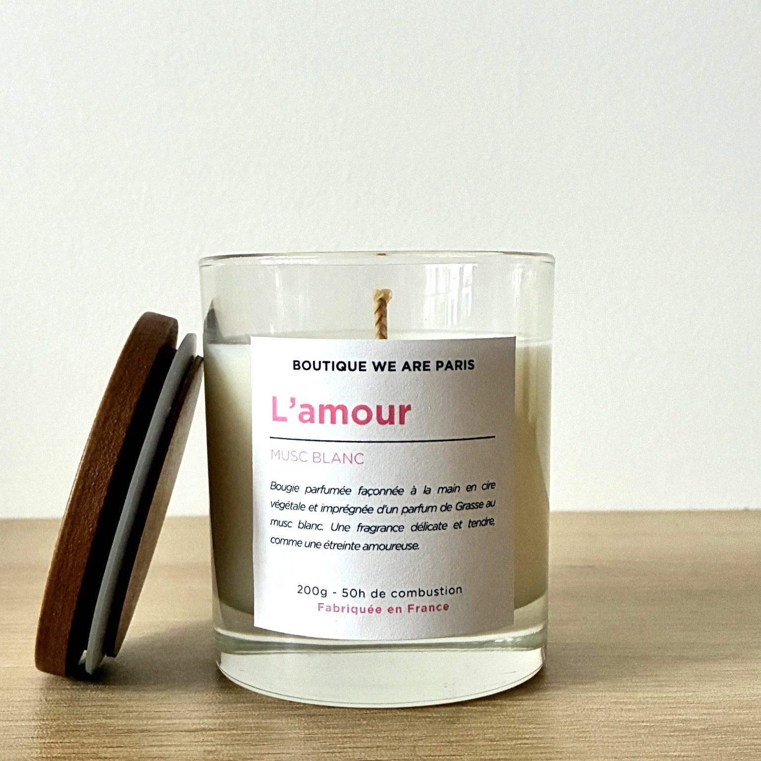 L'amour, bougie végétale parfumée au musc blanc - Boutique We Are ParisCollection We Are Paris