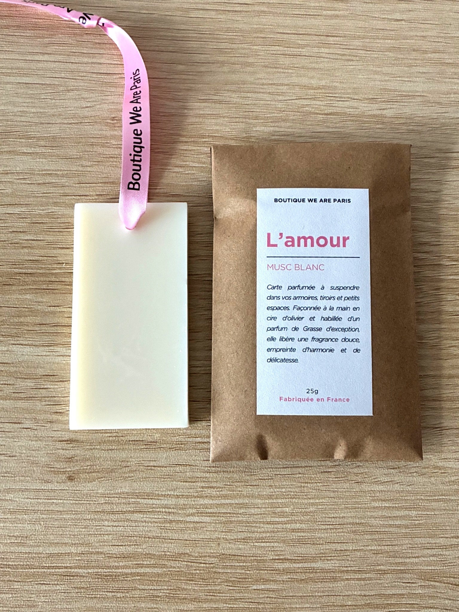 L'amour, carte parfumée au musc blanc - Boutique We Are ParisCollection We Are Paris