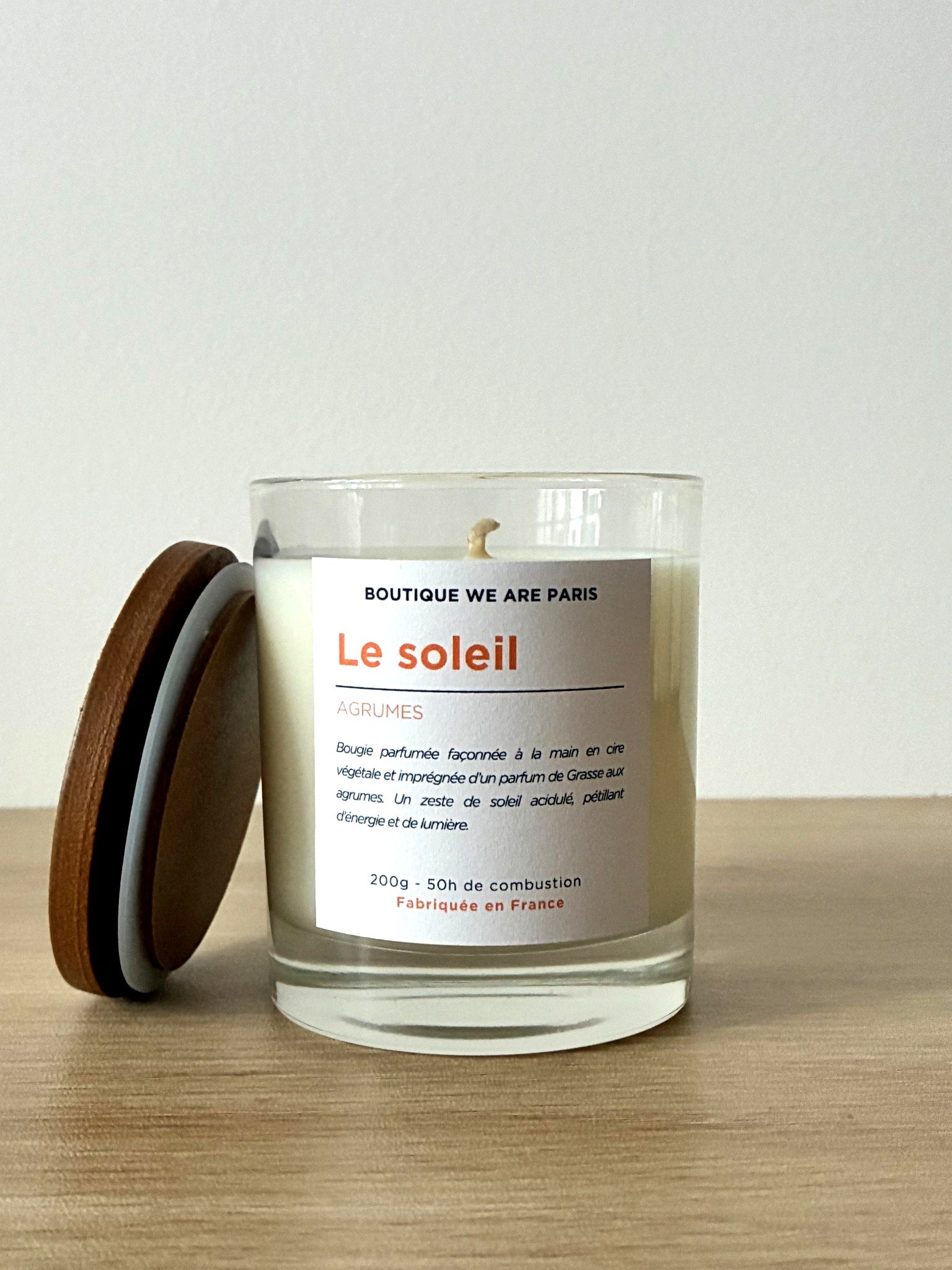 Le soleil, bougie végétale parfumée aux agrumes - Boutique We Are ParisCollection We Are Paris