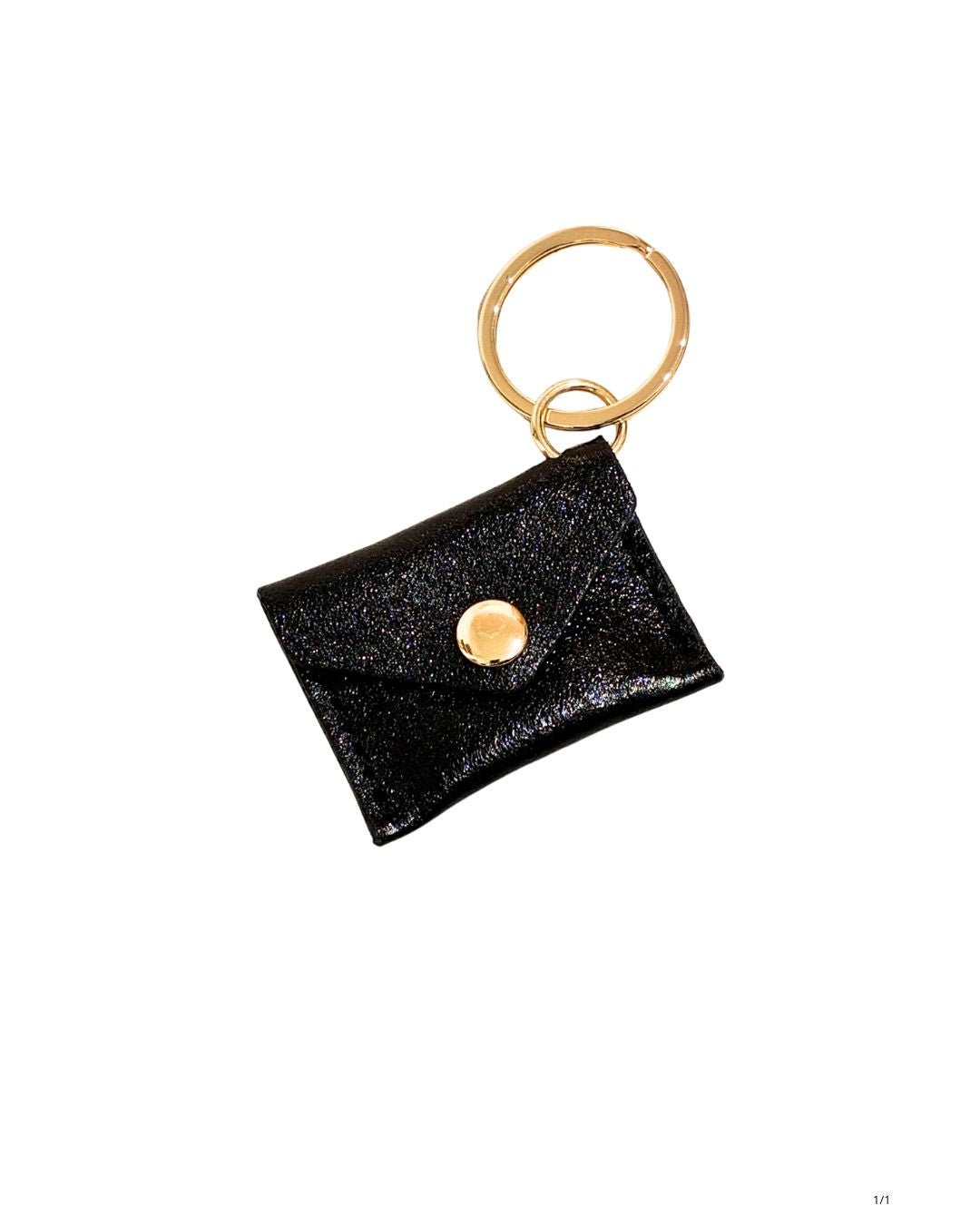 Porte-clé enveloppe - Boutique We Are ParisLes Cléias Acier Inoxydable