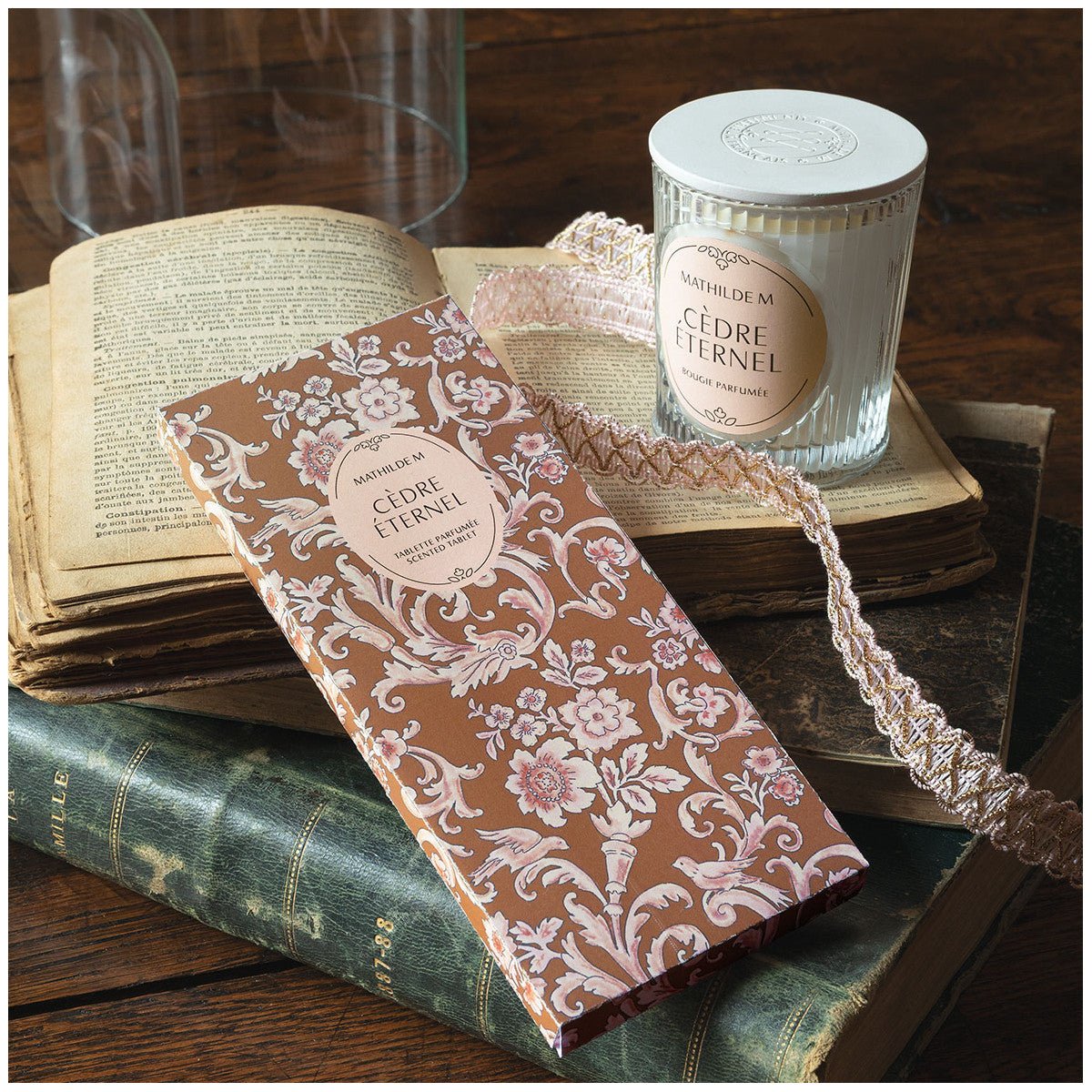 Tablette parfumée Secret d'Armoire Cèdre Éternel - Boutique We Are ParisMathilde M