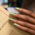 Vernis Tuileries - vert lumineux - Gamme Green™ - Boutique We Are ParisManucurist